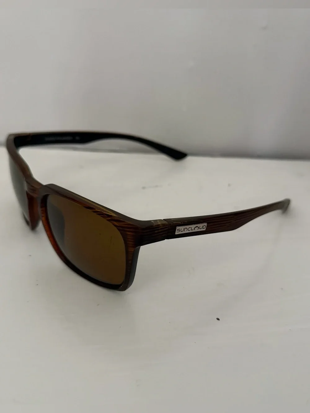 SUNCLOUD mayor polarized